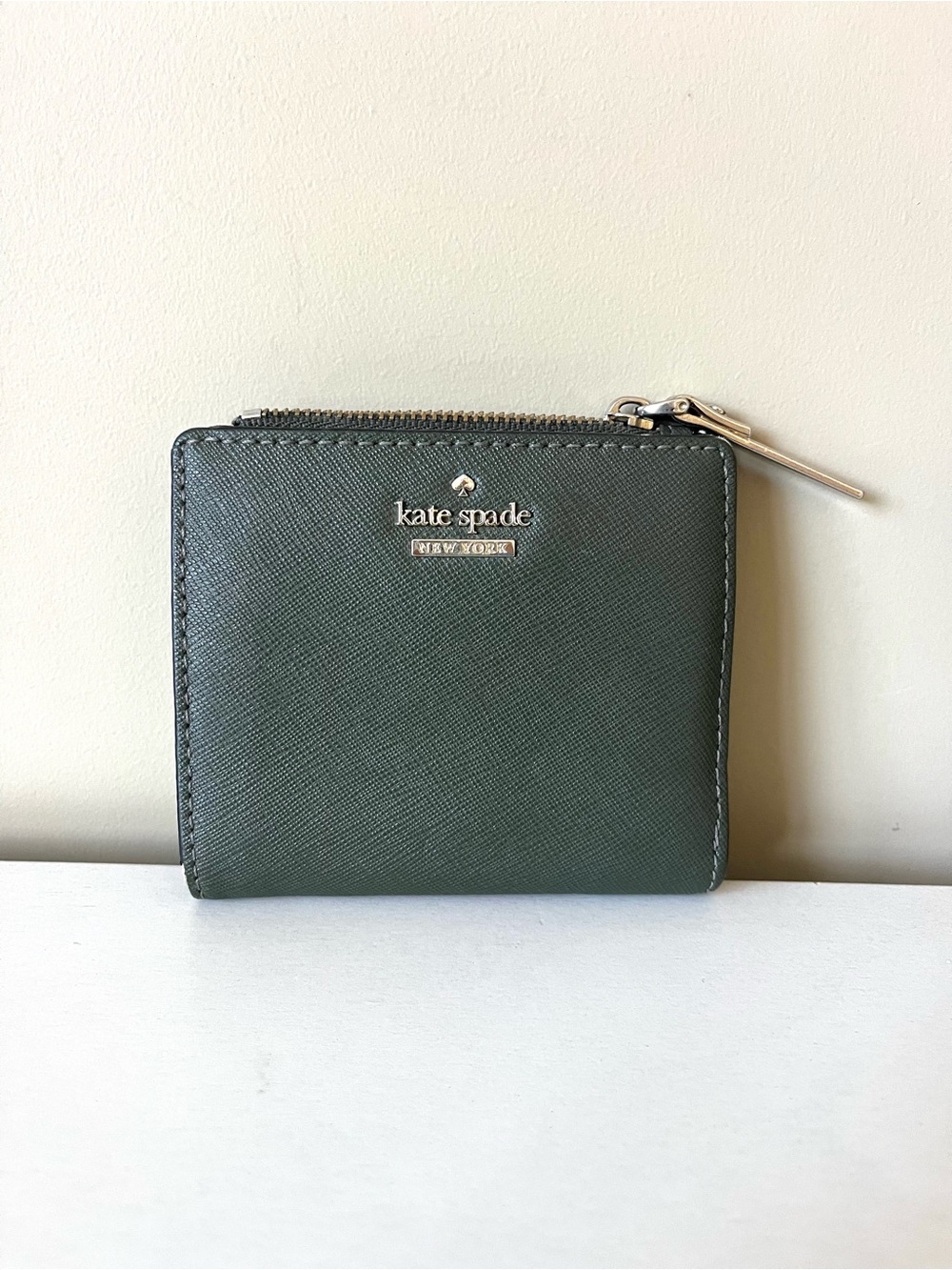 Kate Spade Cameron Street Adalyn Wallet Green and Gold Tone Logo